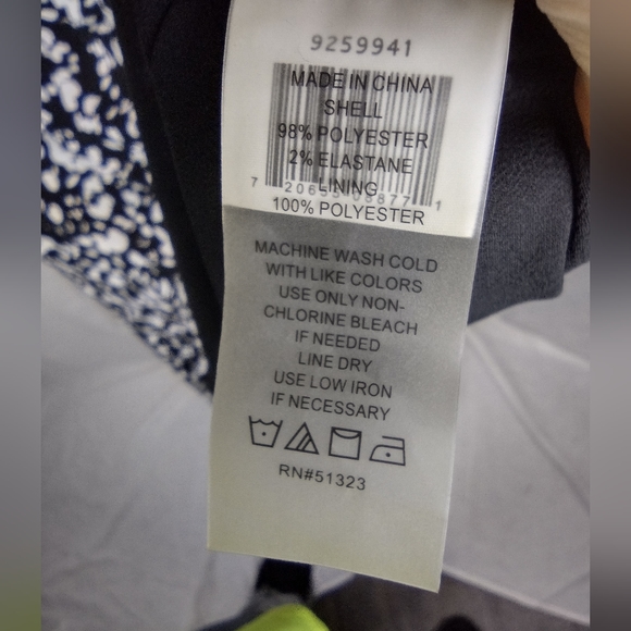 VINCE CAMUTO Plus Modern Imprint Dress Black And White Size 22W NWT - Picture 8 of 9